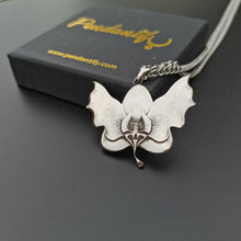 logo in silver