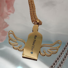 Personalized picture necklace for remembering a loved one
