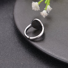 hand gesture ring